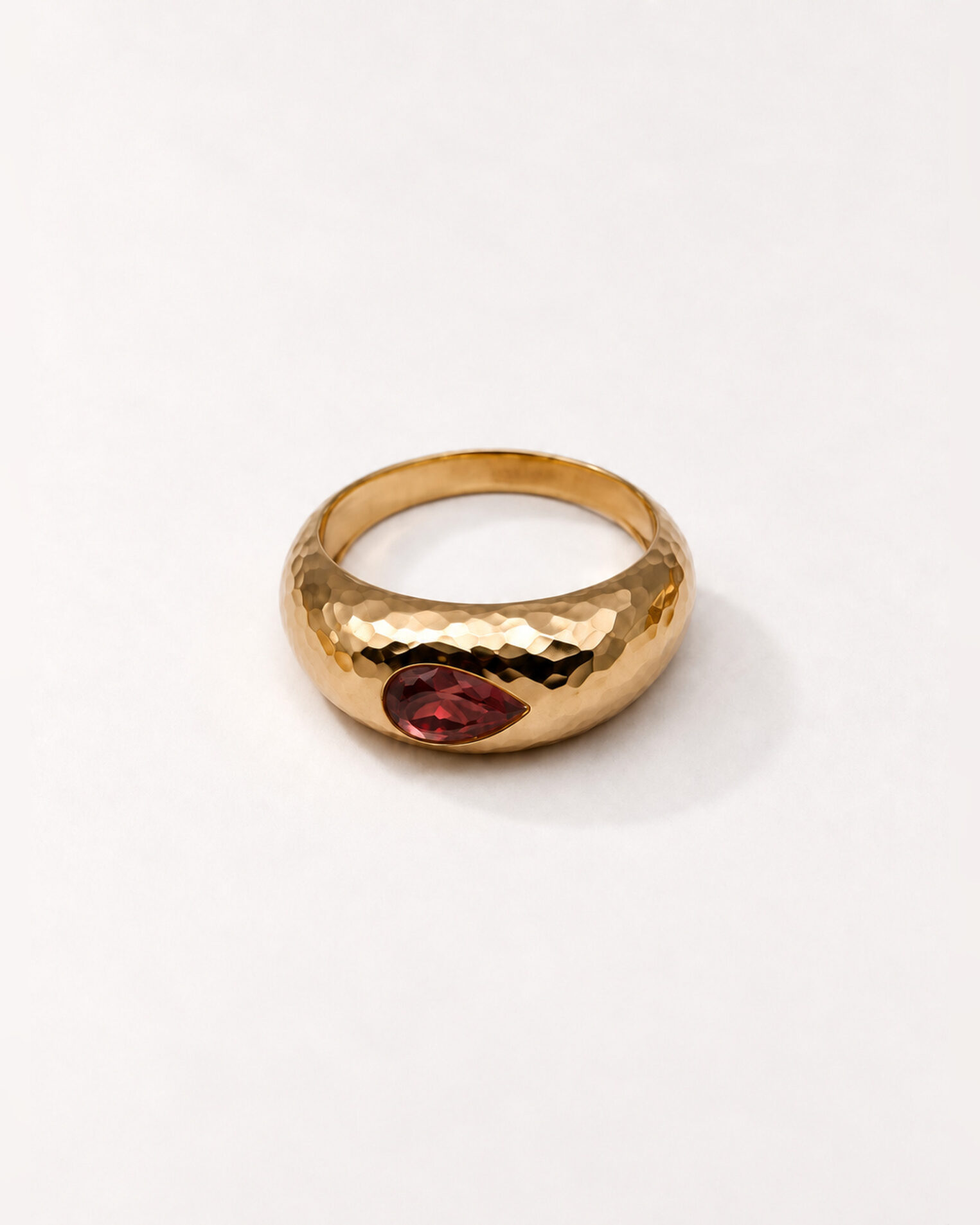 Bague Chakras en vermeil 18 cts martelé et grenat