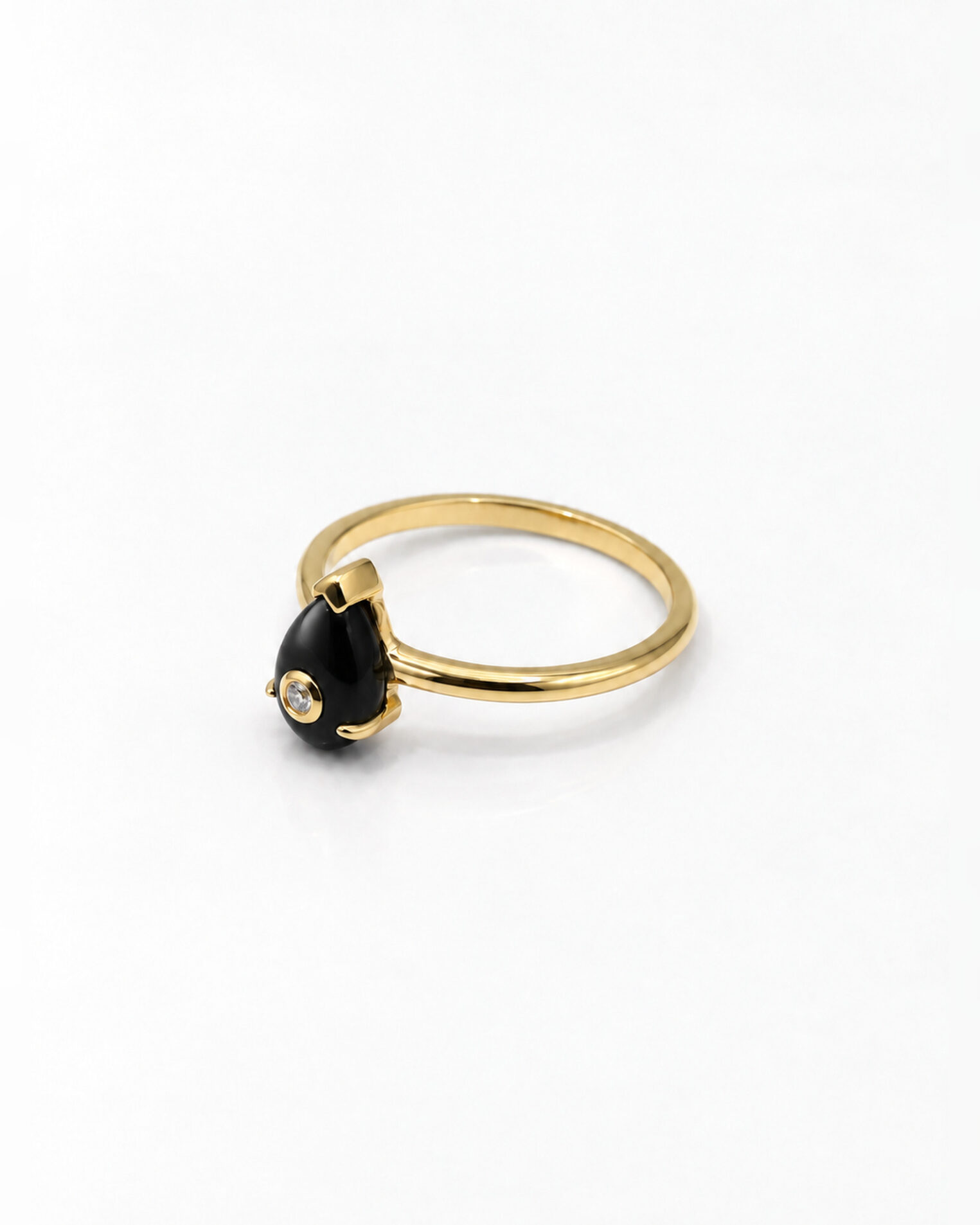 Bague Rhéa onyx, vermeil et saphir blanc
